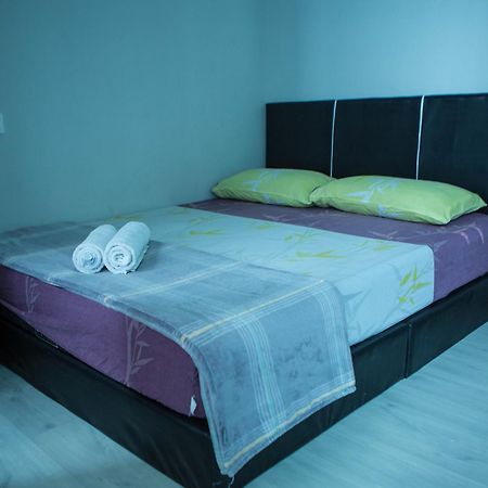 Jesselton Point Homestay Кота-Кинабалу Экстерьер фото